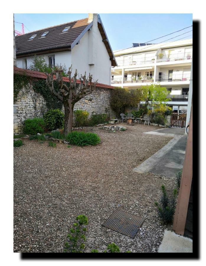 BnBesak La Gare Viotte Besançon Esterno foto